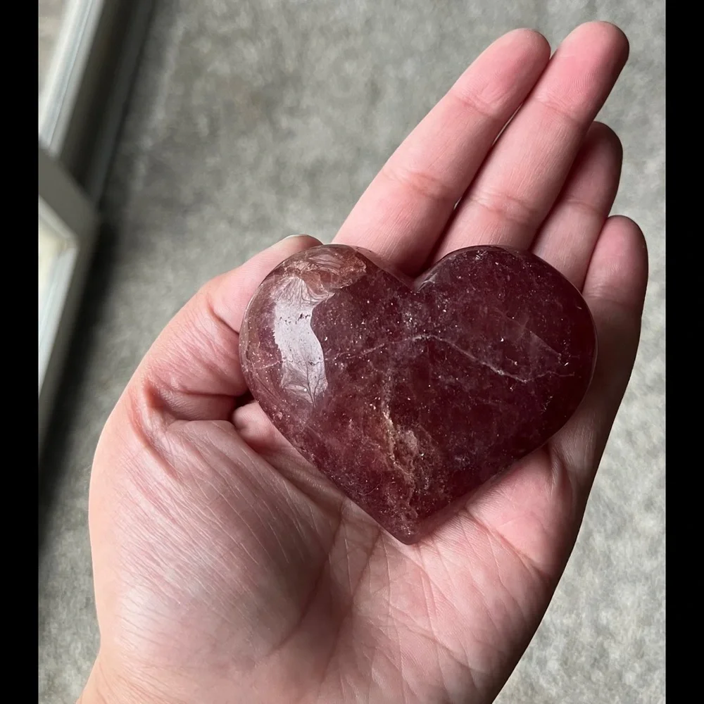 Tanzberry Quartz Polished Heart Carving - Picture 6 of 6